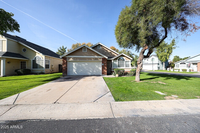 Building Photo - 214 S Rush Cir E