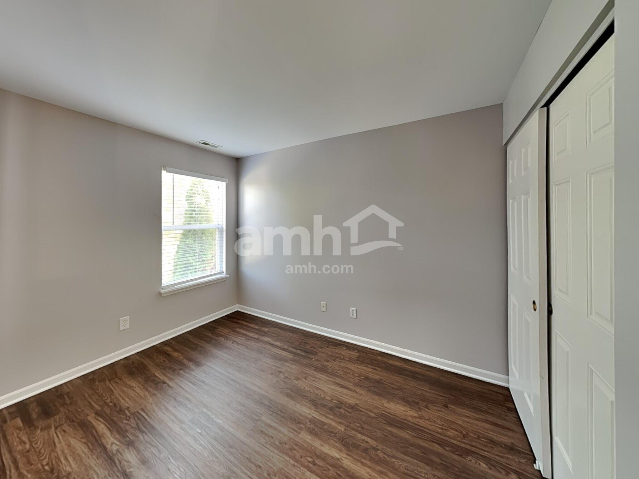 Building Photo - 204 Stearn Dr