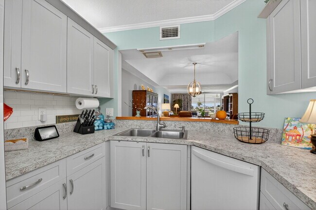 Building Photo - 23279 Barwood Ln N