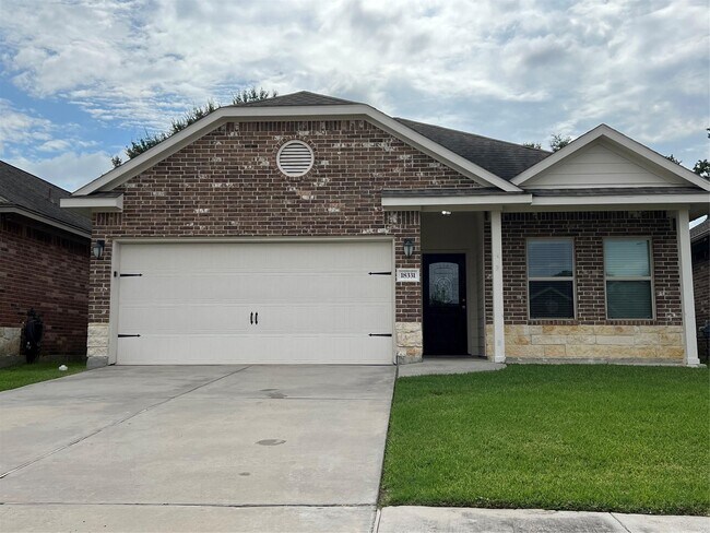 Primary Photo - 18331 Hillingdon Ln