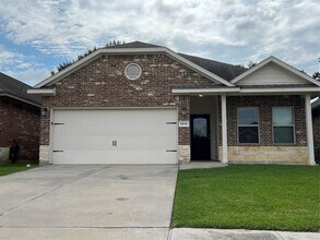 Building Photo - 18331 Hillingdon Ln