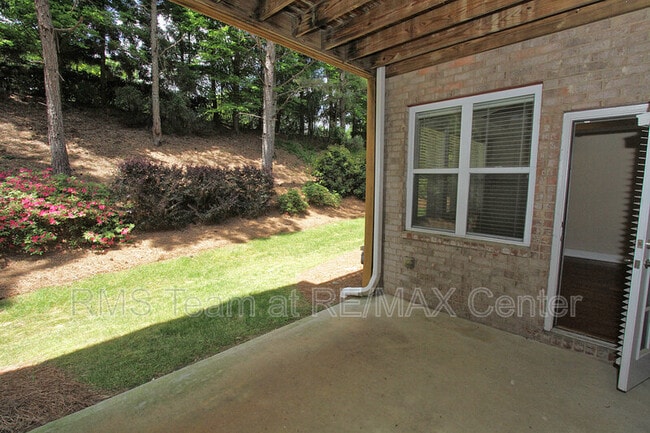 Building Photo - 3029 Woodwalk Dr