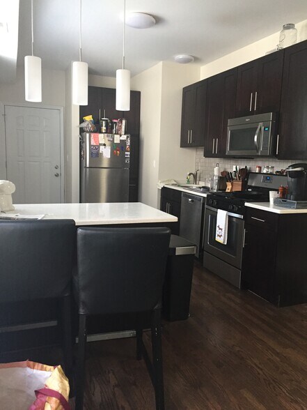 Building Photo - 1307 North Artesian Avenue, Unit 2