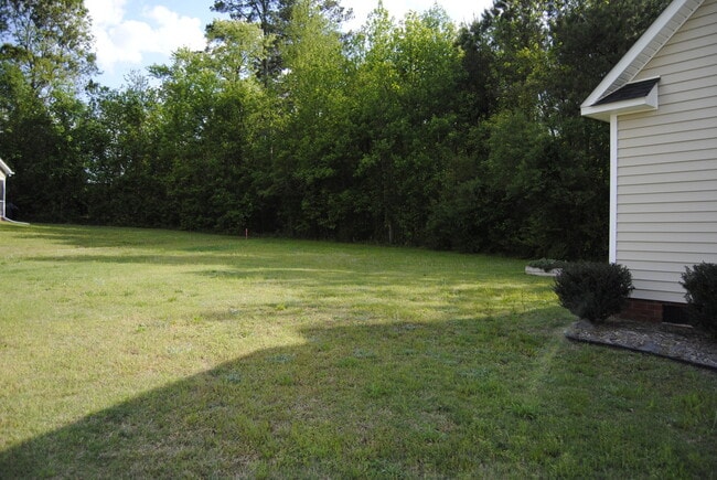 Building Photo - 105 Tillage Pl