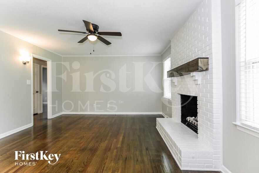 Building Photo - 524 Jasin Dr
