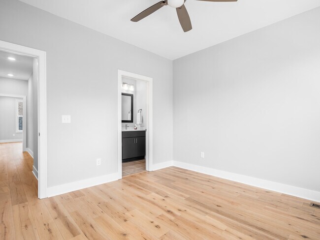 Building Photo - 928 Pullman Plz