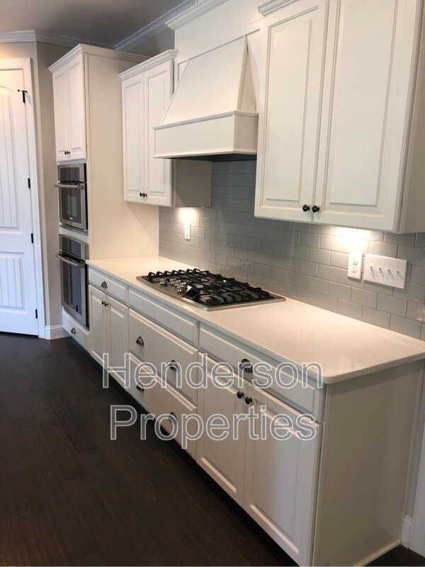Building Photo - 10728 Vanguard Pkwy