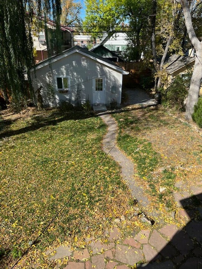 Building Photo - Old Town Updated 3 bed home w detached garage