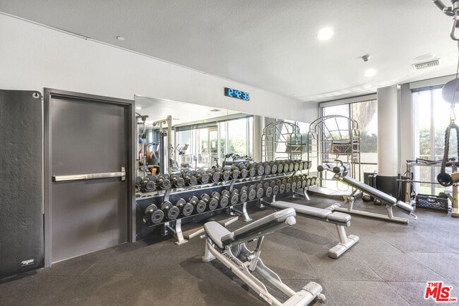 Building Photo - 629 Traction Ave