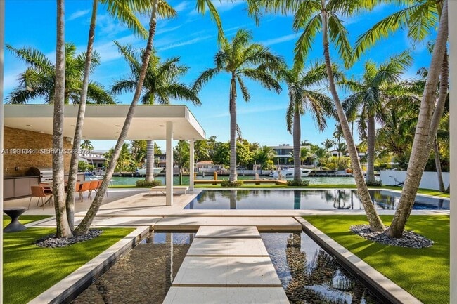 Building Photo - 3465 Meridian Ave