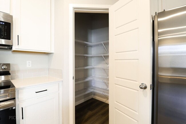 Building Photo - New Townhome in Downtown Johnstown