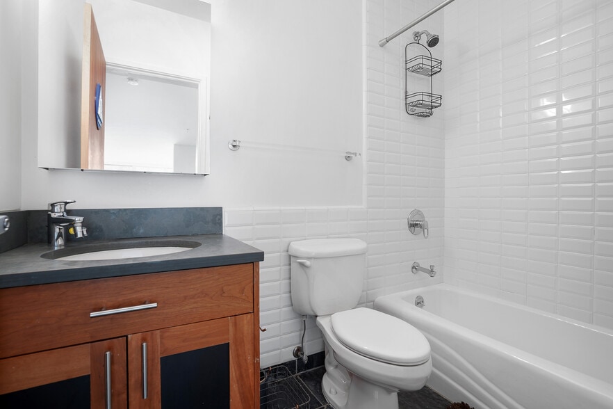 Basement Full Bathroom - 712 Bryant St