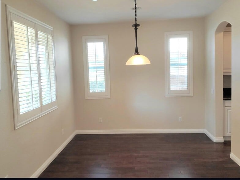 Building Photo - 3644 Lake Park Rd