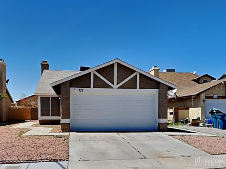 Primary Photo - 733 Reagan Dr