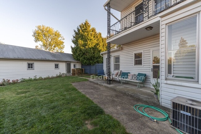 Building Photo - Downtown Carlisle Beautifully Renovated Pe...