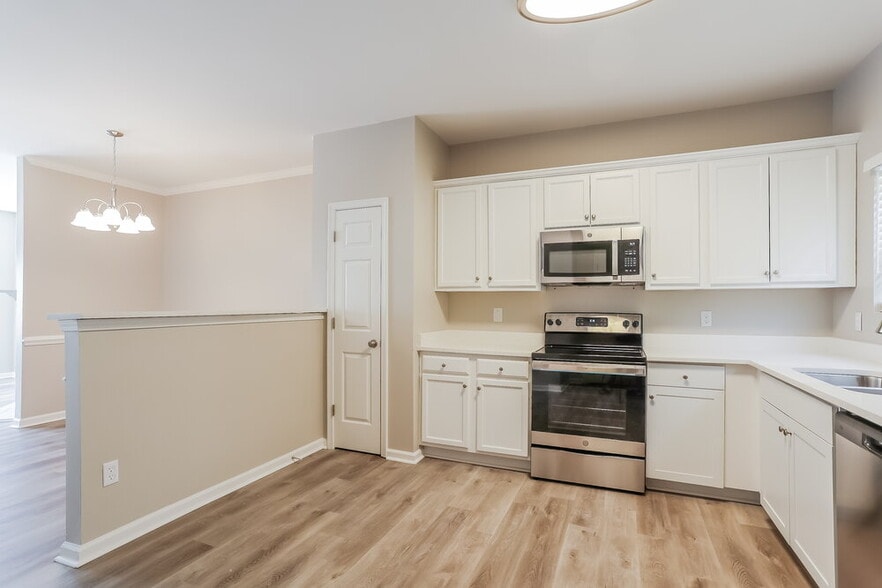 Building Photo - 5480 Sierra Trl