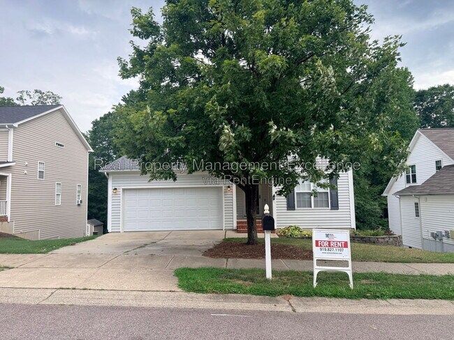 Building Photo - 305 Holly Thorn Trace