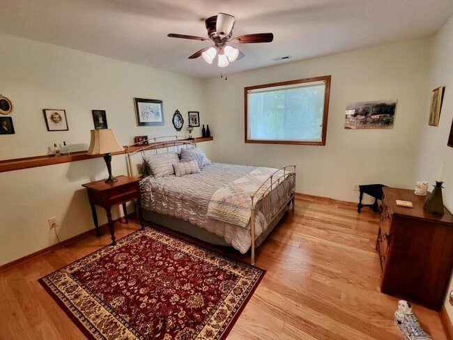 Building Photo - 29622 Gateway Ave