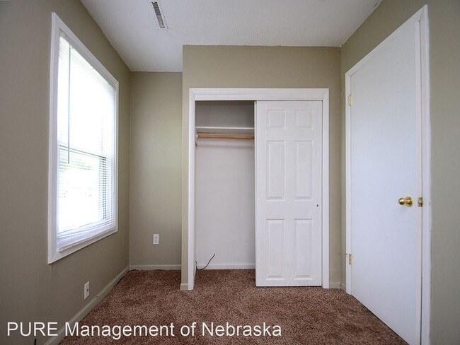 Building Photo - 2 br, 1.5 bath House - 1410 Lindwood Dr