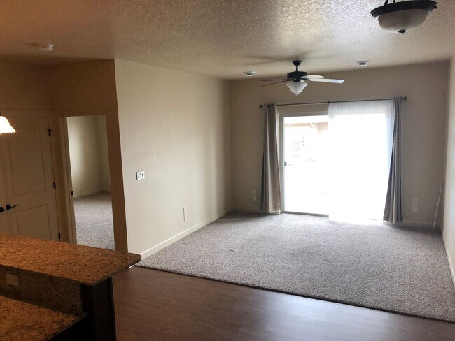 Building Photo - 2810 Bobcat Dr