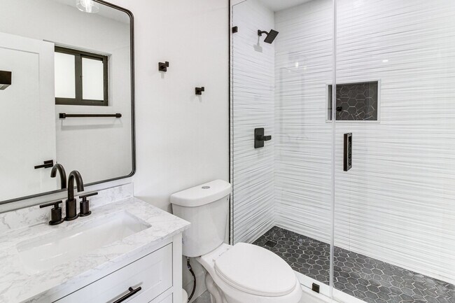 Building Photo - 6124 SW 64th Terrace