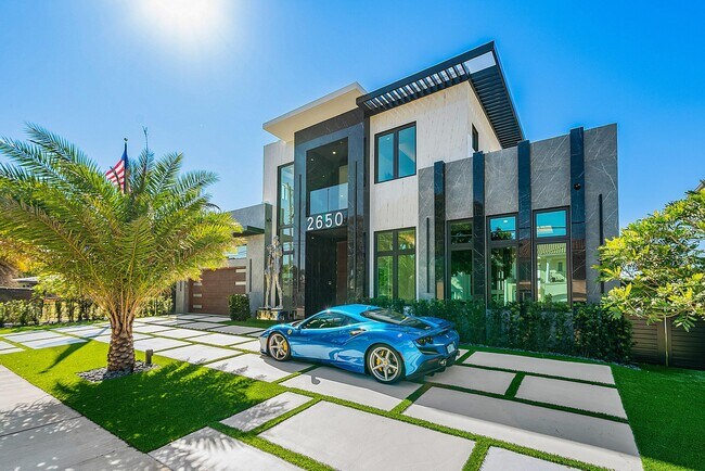 Building Photo - 2650 NE 48th Ct