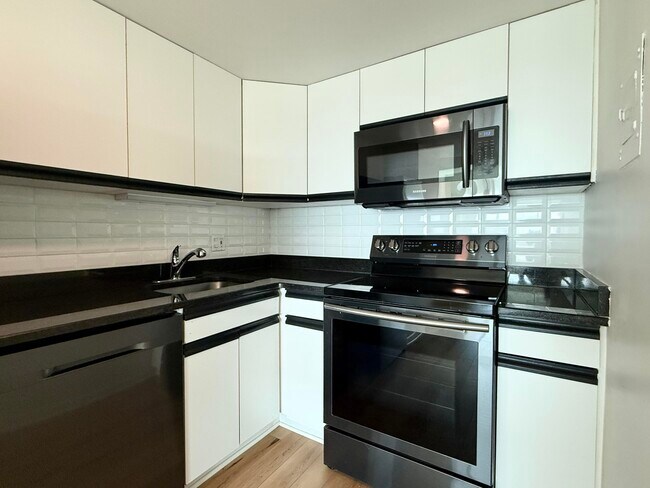Building Photo - 555 E William St