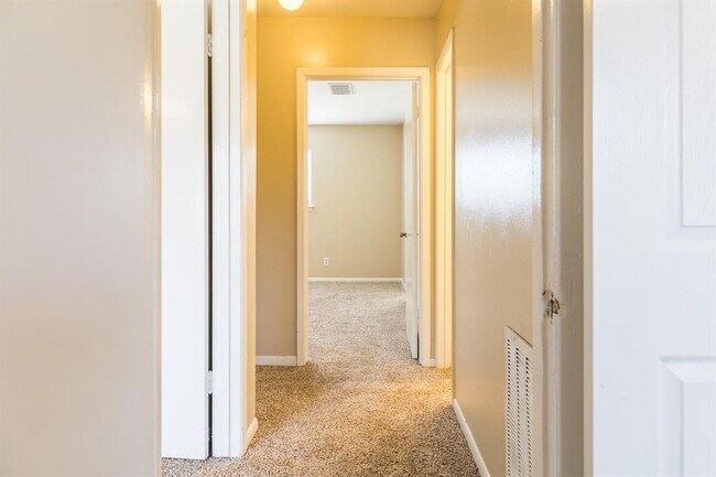 Building Photo - 7123 S Gessner Rd