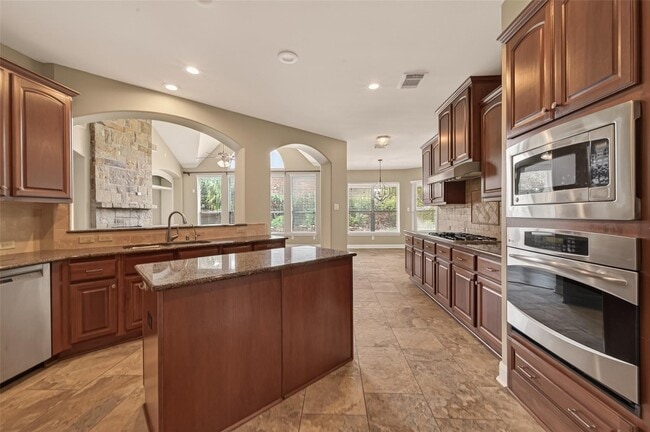 Building Photo - 28602 Hayden Park Dr