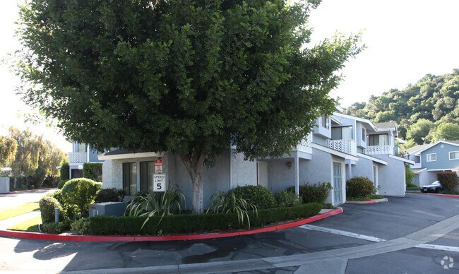 Building Photo - South Hills Villas