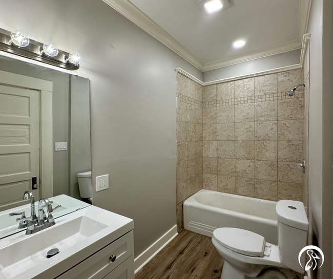 Building Photo - Pelican - Hilton St Duplex