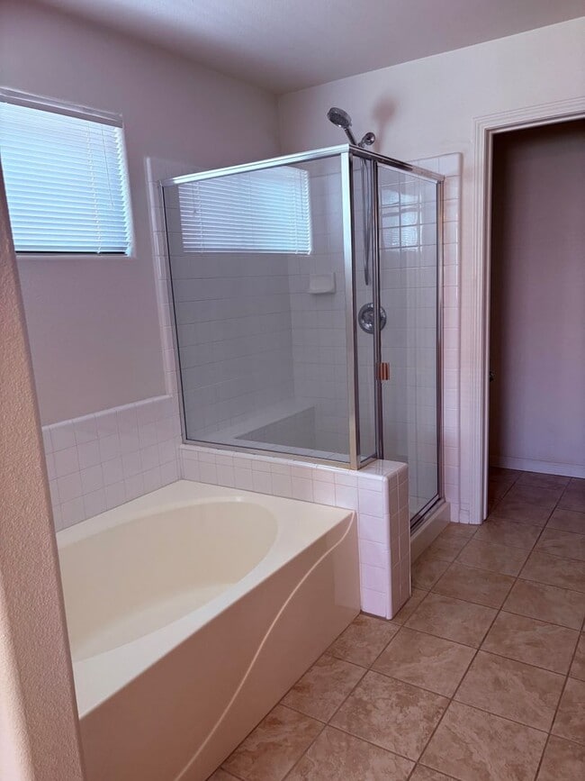 Building Photo - 12810 Marradi Ave