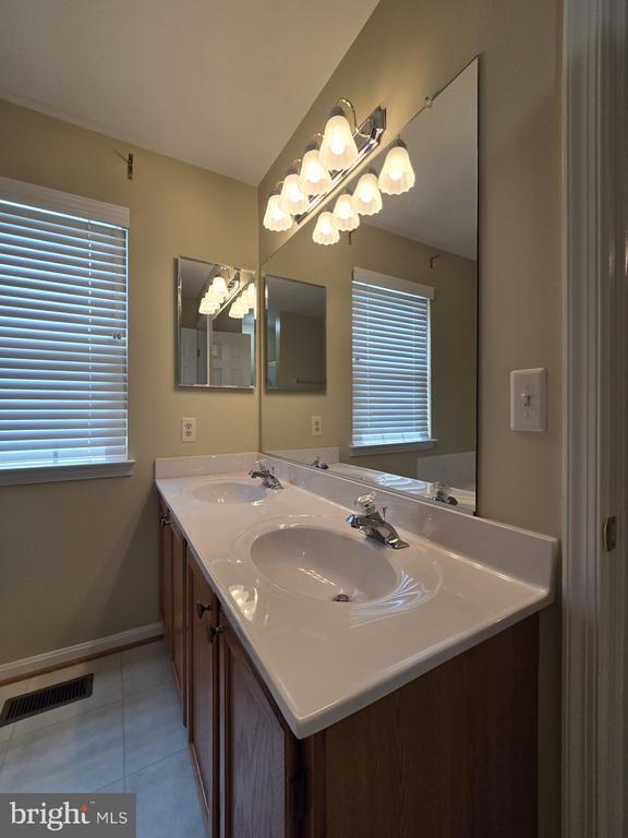 Building Photo - 11213 Heron Pl