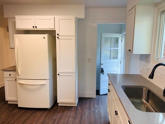 Building Photo - 953-955 Drexel Dr. NE
