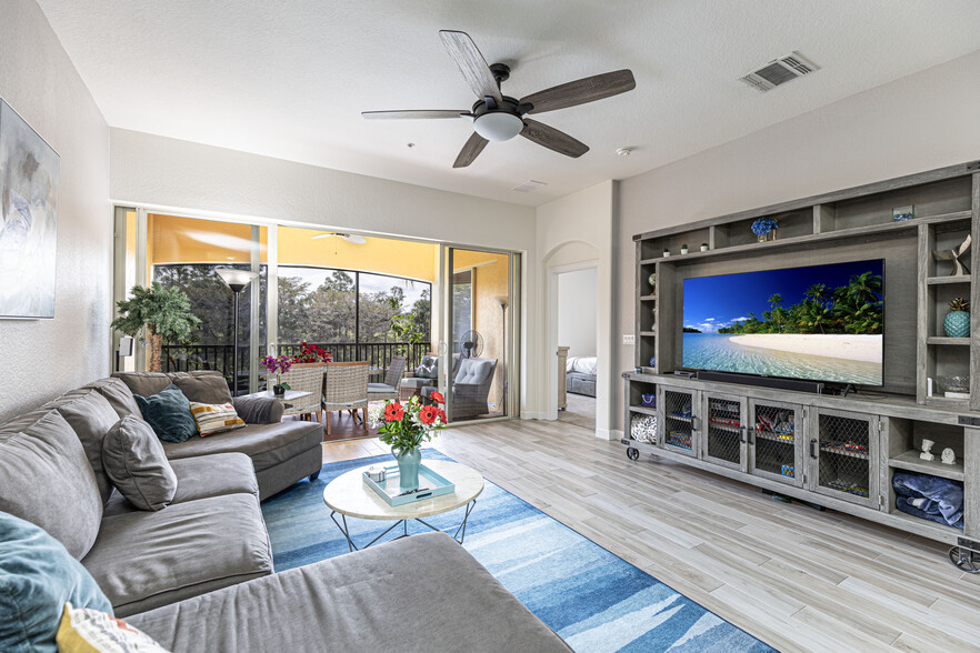 Building Photo - 8641 Piazza del Lago Cir