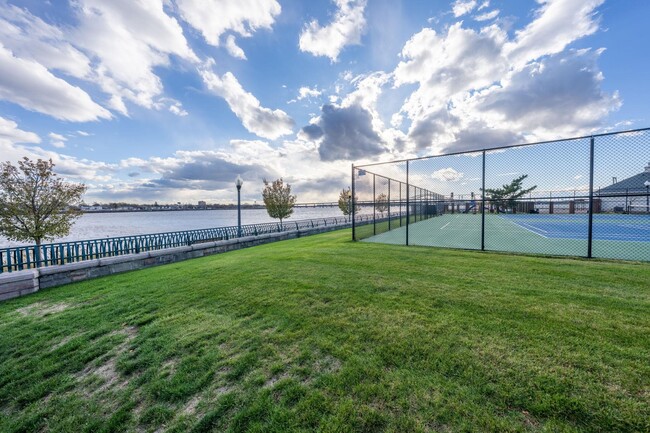 Building Photo - 109 Cherry St