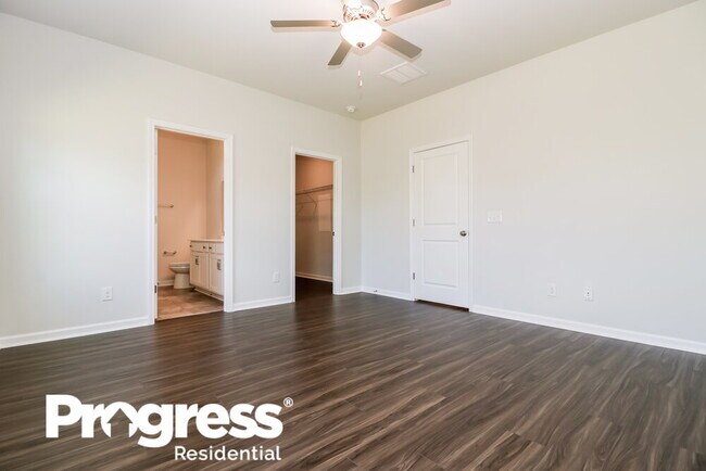 Building Photo - 5 Fifth St