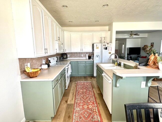 Building Photo - Kristilyn Lane