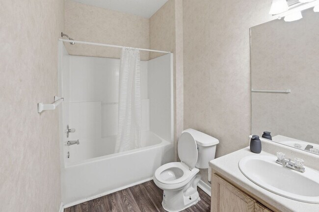 Building Photo - 1701 Wildwood Crossings Dr