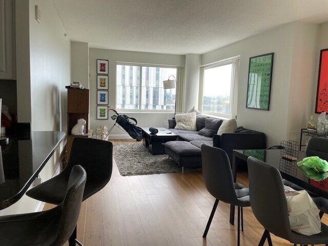 Building Photo - 10 Museum Way