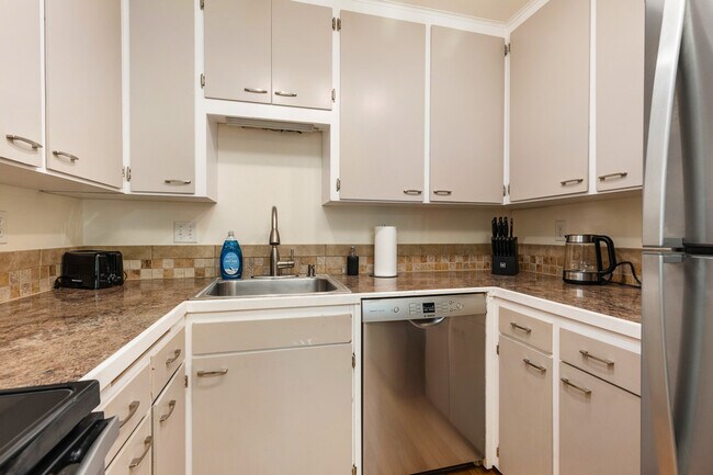 Building Photo - 15706 Ash Way