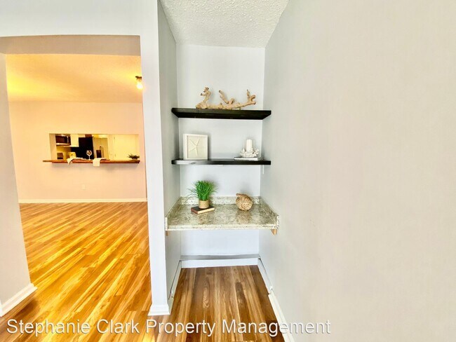 Building Photo - 3 br, 2.5 bath House - 606 Sheafe Court