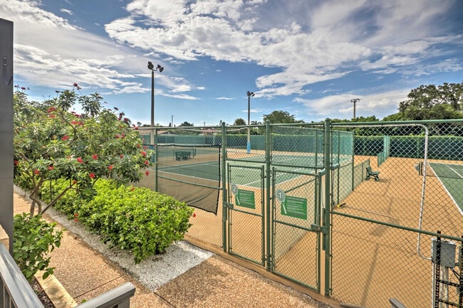 Building Photo - 5760 Midnight Pass Rd