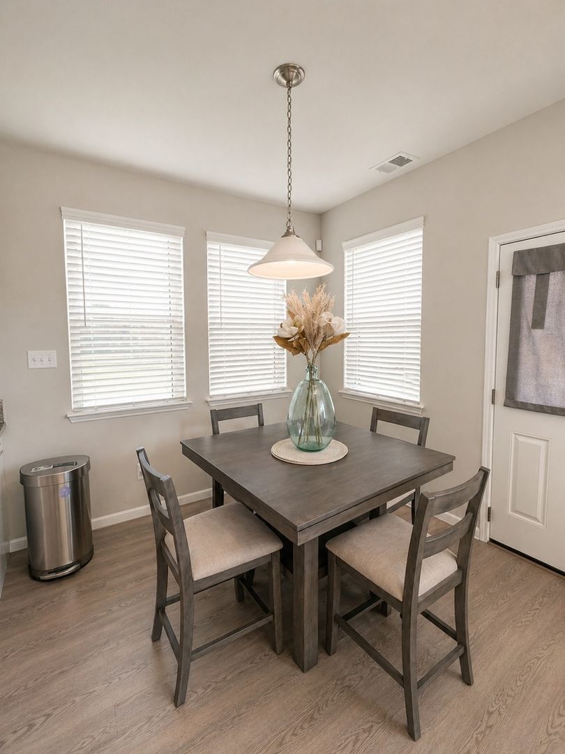 Building Photo - 221 Ashley Way