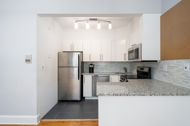Building Photo - 309 1st St