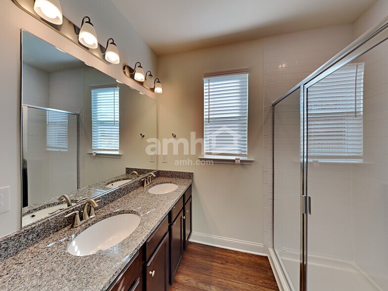 Building Photo - 216 Rivulet Dr