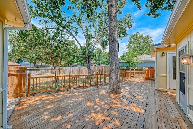 Building Photo - 5507 Enchanted Timbers Dr