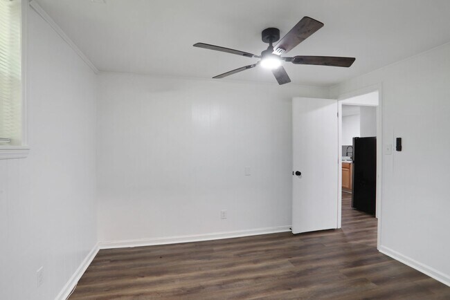 Building Photo - 3675 Charles Dr