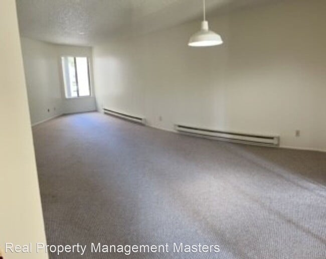 Building Photo - 2 br, 1 bath House - 1980 Barrymore Common...