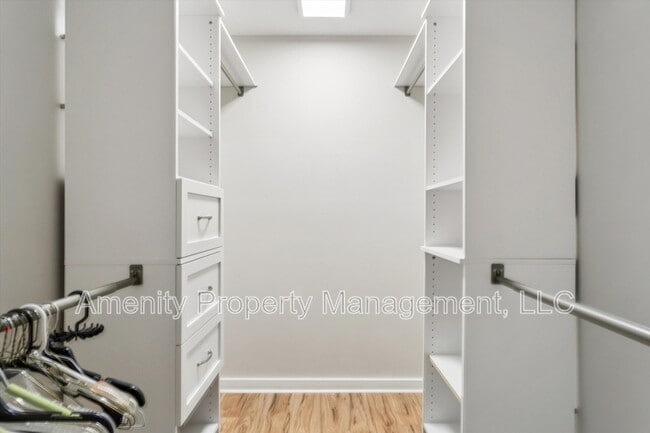 Building Photo - 204 Granville Dr